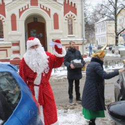 К Рождеству Христову везем подарки