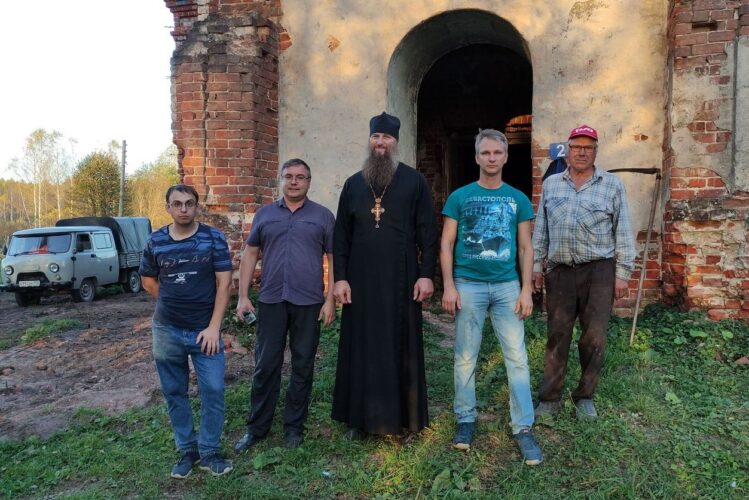 Трудническая поездка в д. Слышково
