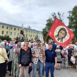 Волонтеры движения "Милосердие" приняли участие в крестном ходе «За жизнь и трезвую Россию»