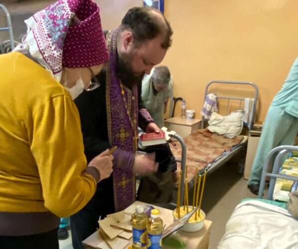 Соборование подопечных бездомных