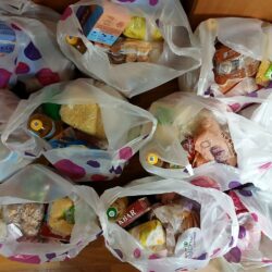 Ко Дню семьи, любви и верности продуктовая помощь