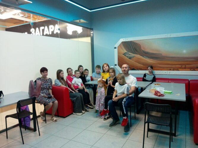Подарить детям веру в добро