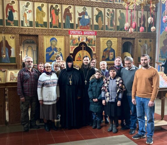 Продолжаем помогать в монастырях и храмах