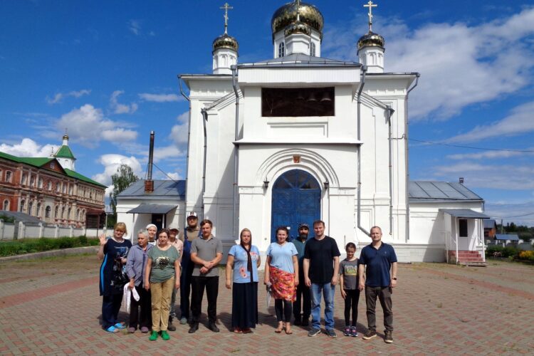 Помощь в монастыре после ливневых дождей